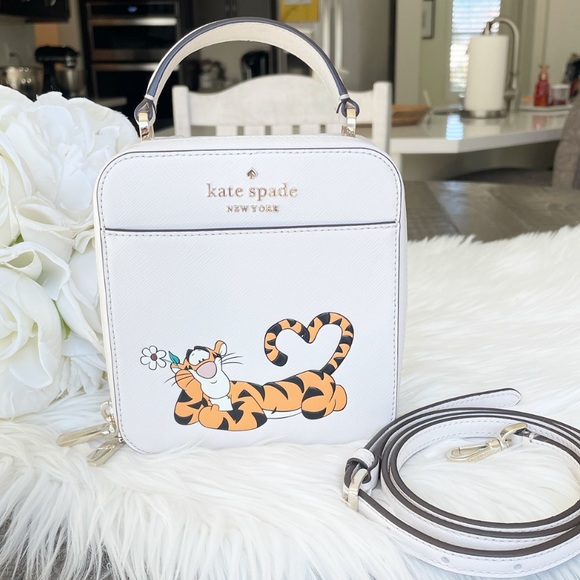 Total 55+ imagen disney x kate spade new york tigger crossbody bag